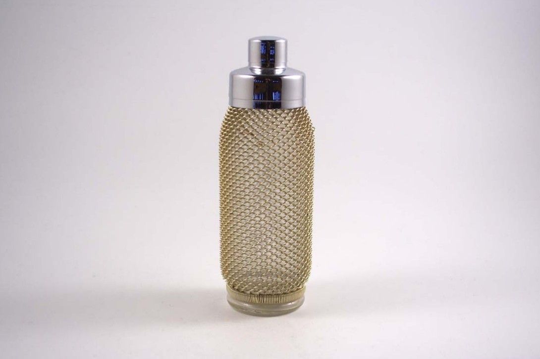 Foto Cocktail Shaker Glass with Golden Net h25 Prague 1958