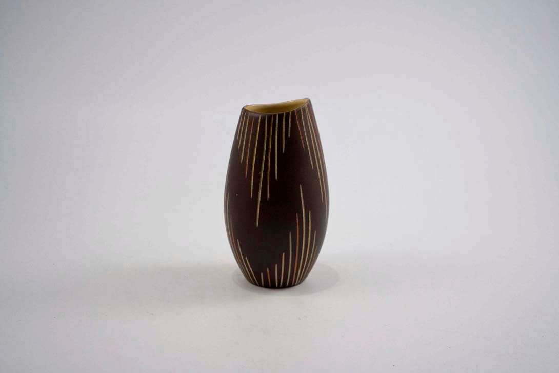 Foto Ceramic Table Vase Lined Brown h17 A6