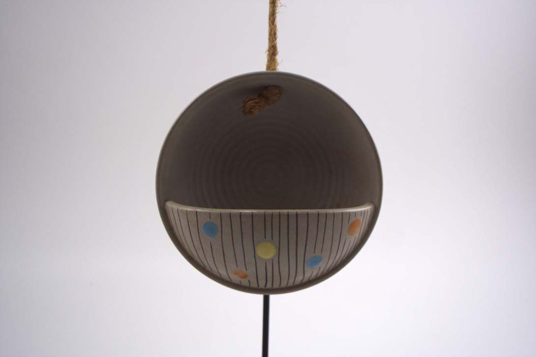 Foto Ceramic Hanging Vase Brown Lines Dots