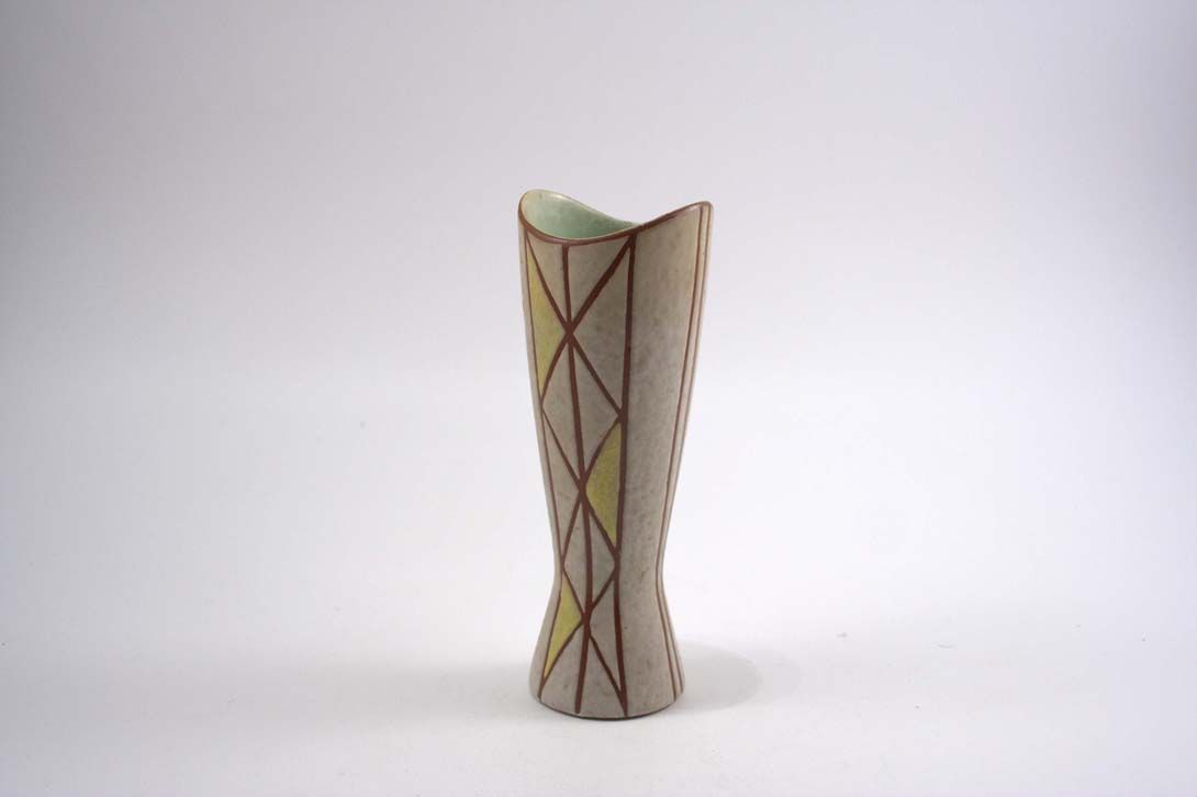 Foto Ceramic Table Vase, English Red Pattern Yellow, Pale Green Inside h20 A4
