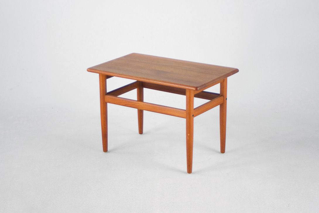 Foto Danish Style Side Table h48x70x44
