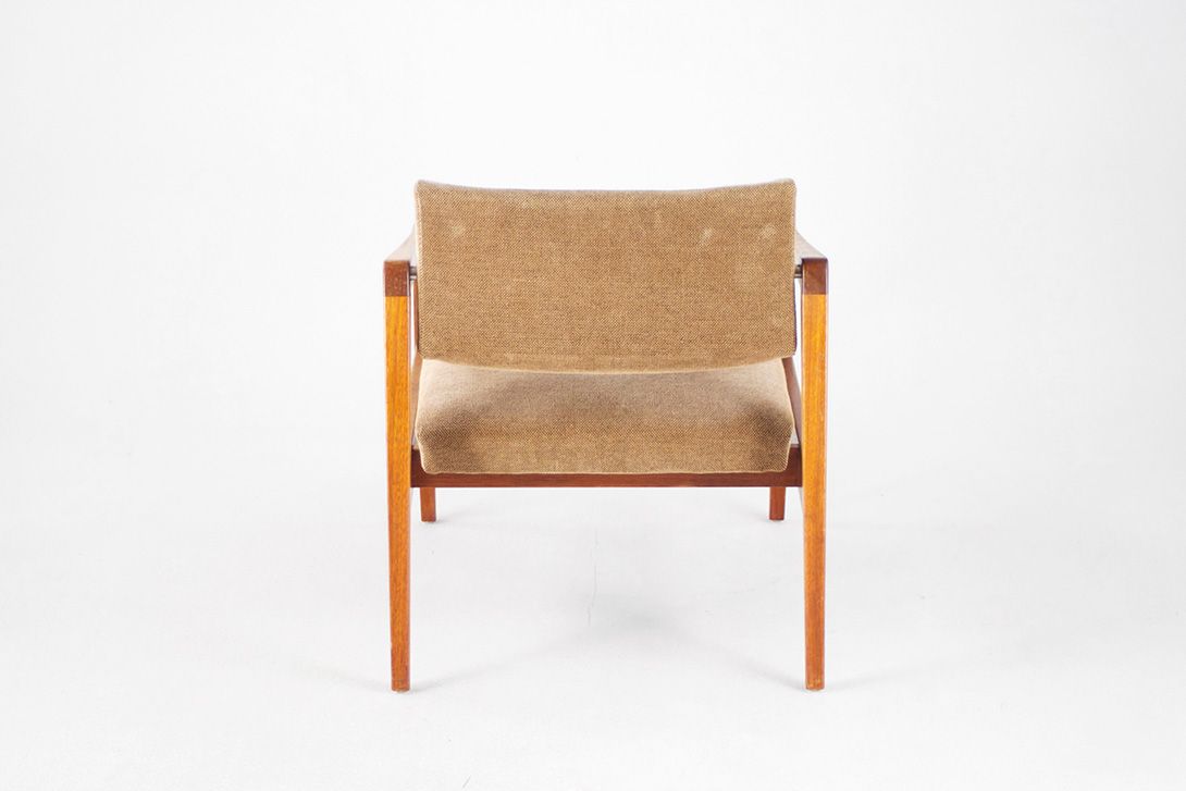 Foto Massive Walnut Midcentury Armchair 1955