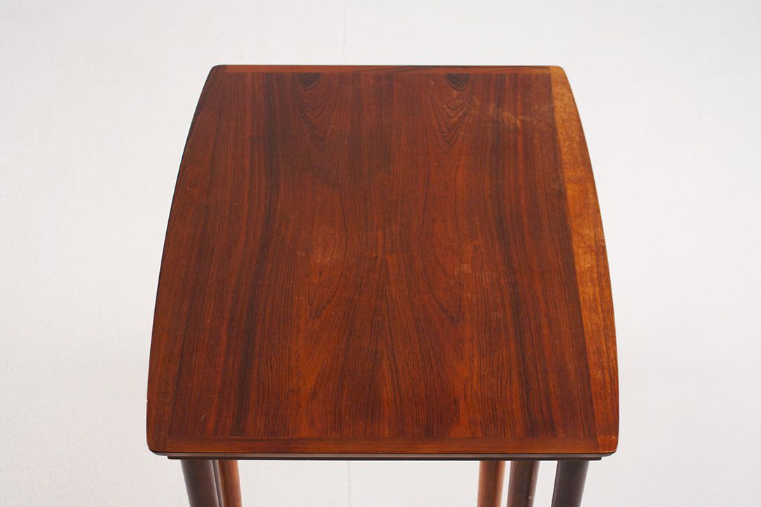 Foto Set of Three Stacking Side Tables Rosewood 1965 h46x55x44cm
