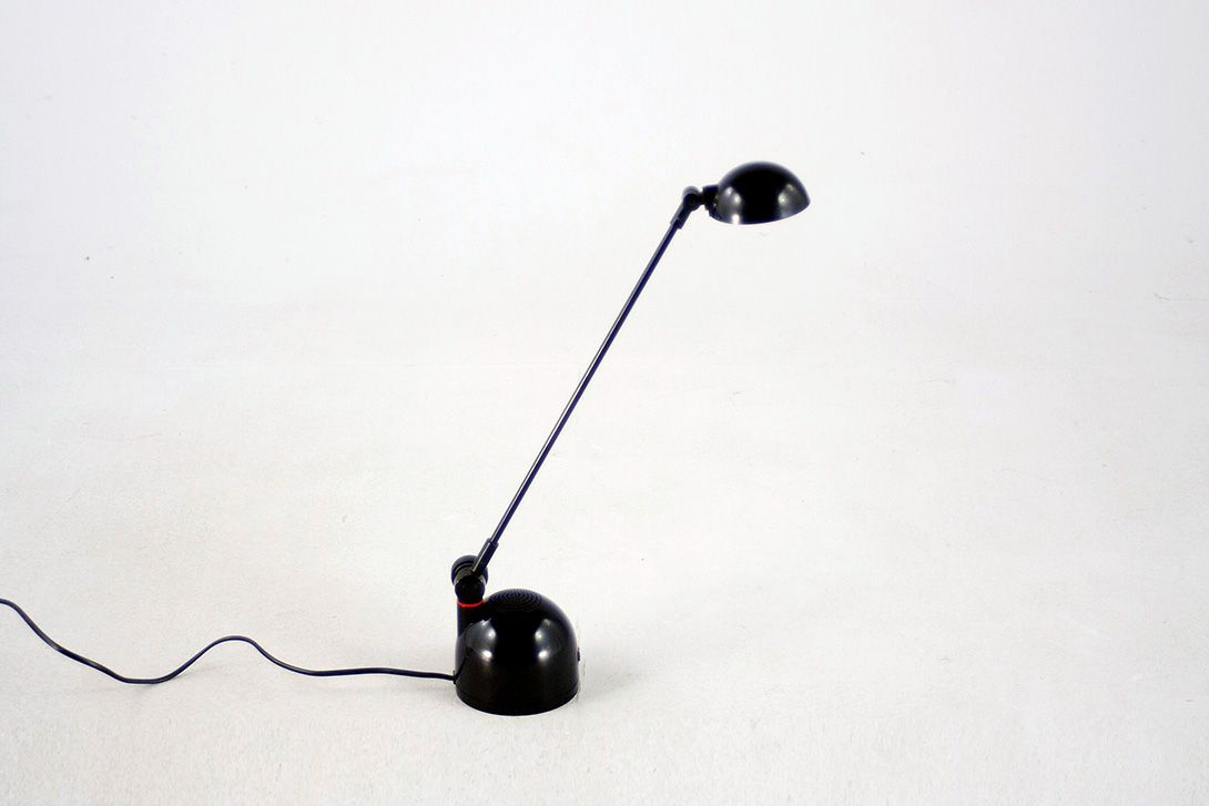 Foto Desk Lamp Black Plastic Italy 1989 h53