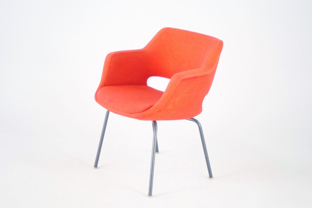 Foto Charming Orange Swedish Armchair, 1952