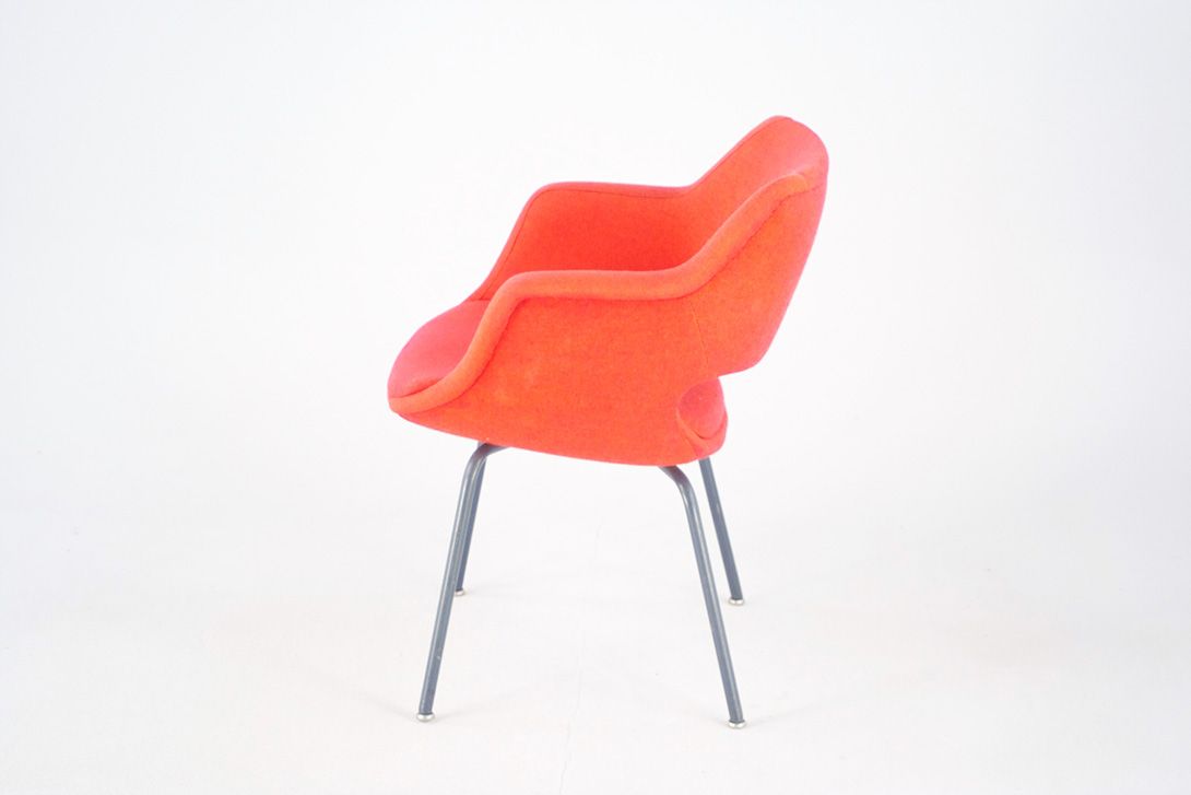 Foto Charming Orange Swedish Armchair, 1952