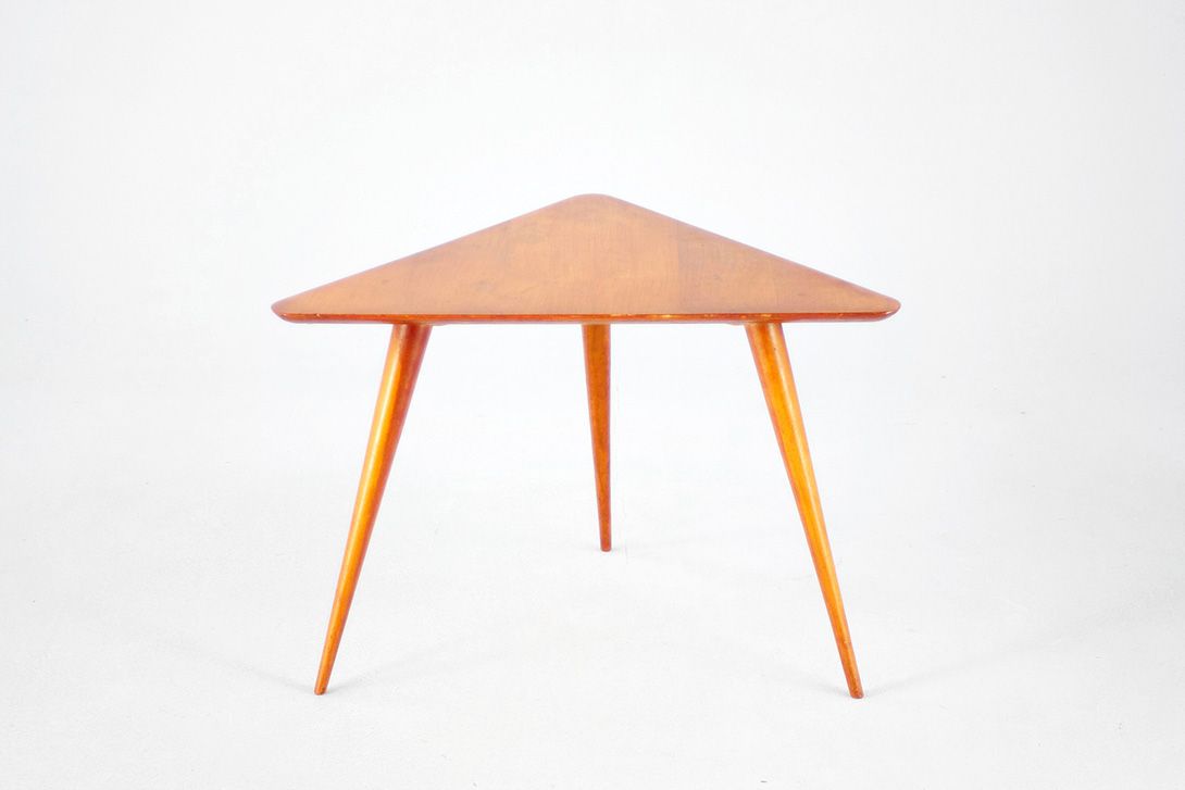 Foto Triangular Coffee Table South Germany 1953 h50x72x48