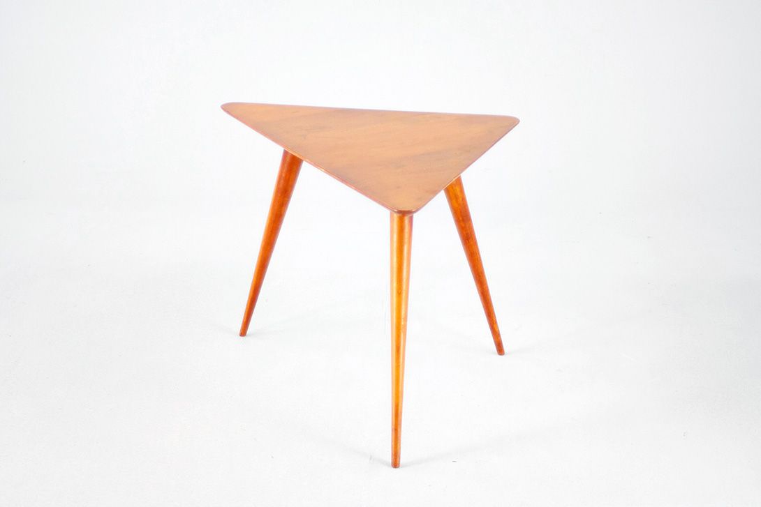 Foto Triangular Coffee Table South Germany 1953 h50x72x48