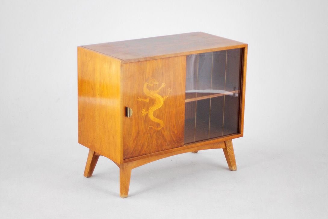 Foto Cabinet Dragon Inlays Germany 1956
