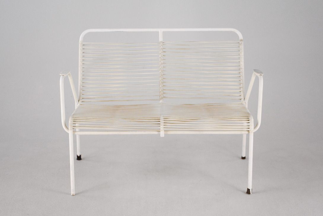 Foto Patio Metal String Bench