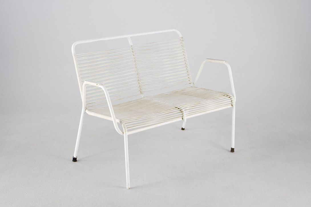 Foto Patio Metal String Bench
