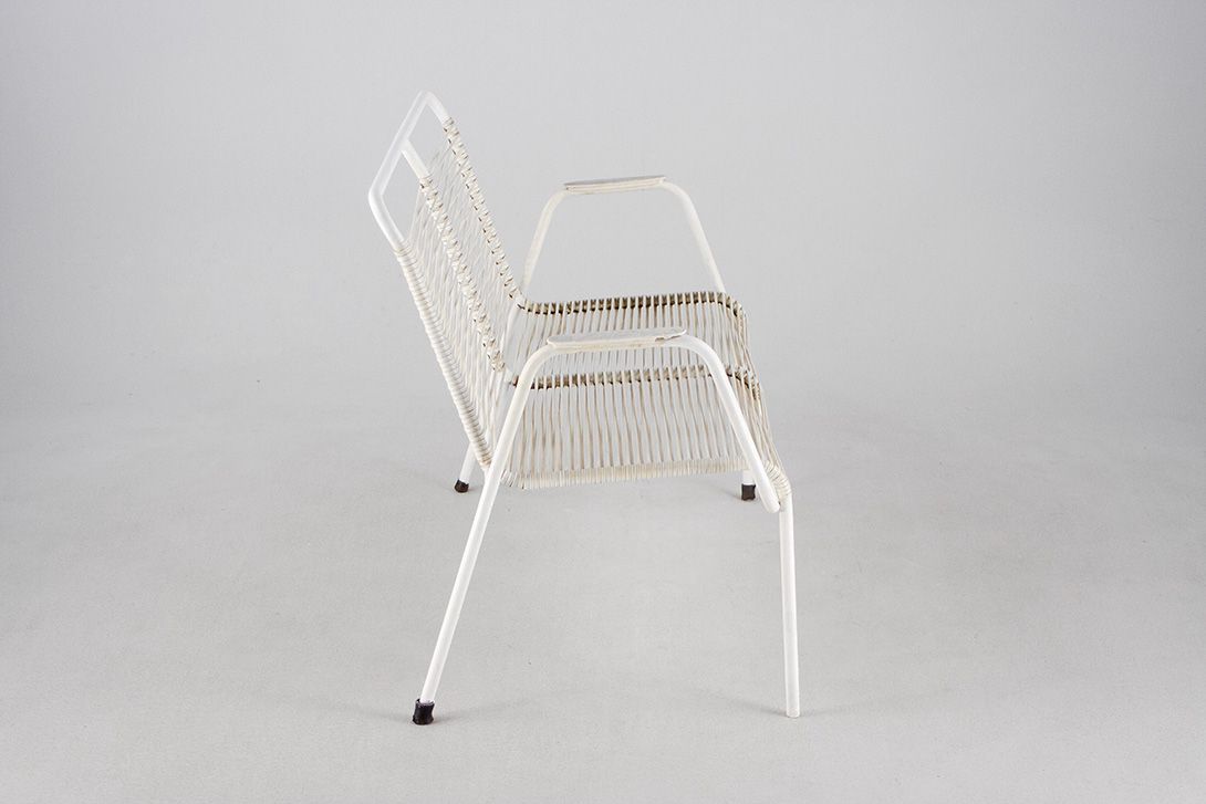 Foto Patio Metal String Bench