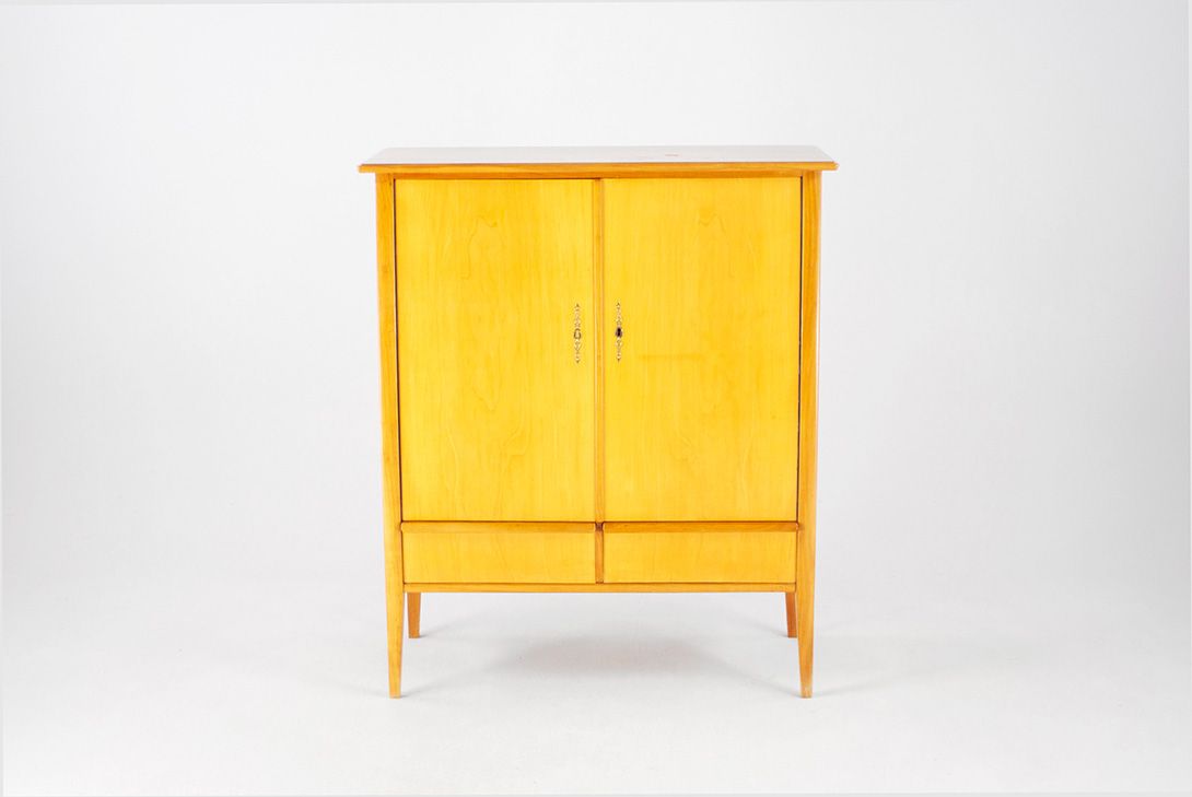 Foto Wooden Dresser