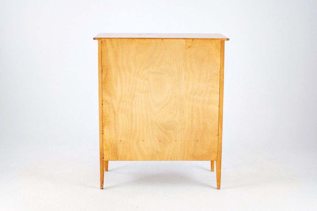 Foto Wooden Dresser
