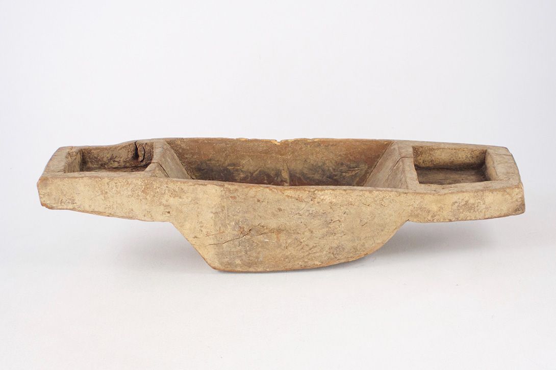 Foto Early Baroque Huge Wooden Trug