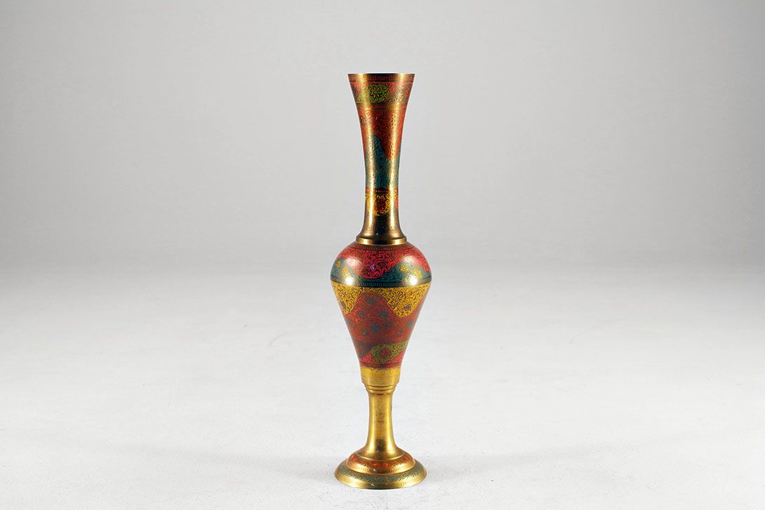 Foto Slim &#038; Delicate Golden Metal Vase With Oriental Decor II h58