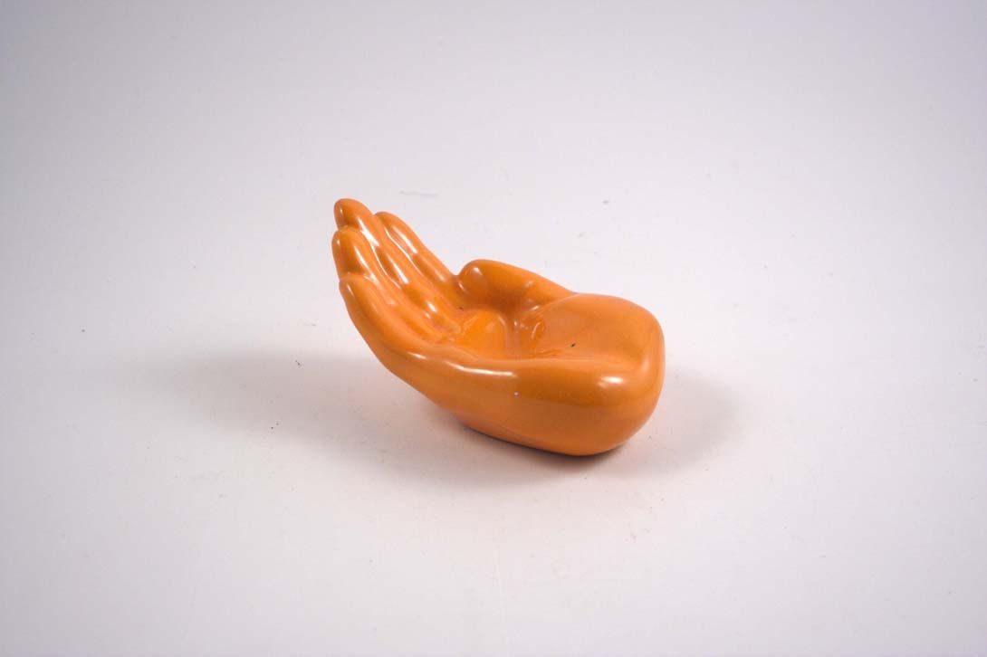 Foto Ceramic Ashtray, Open Hand/Palm, Orange