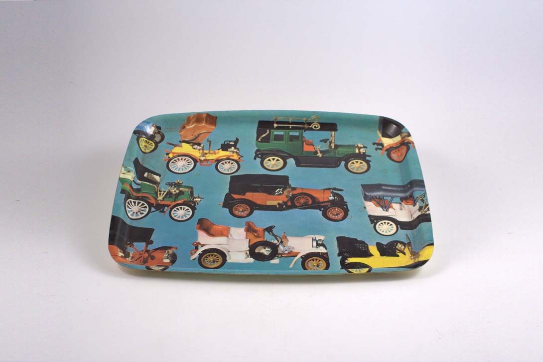 Foto Bright and Colourful Plastic Tray, Cars from 1900-1930-Decor