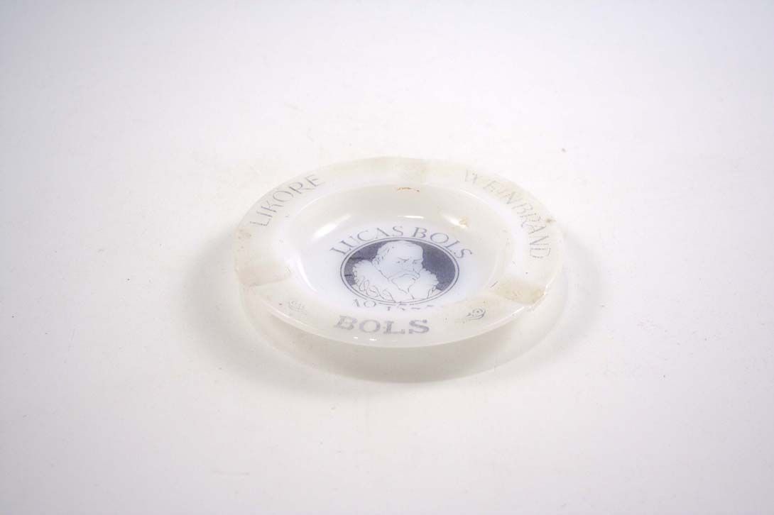 Foto White Ceramic Ashtray, Lucas Bols Likör