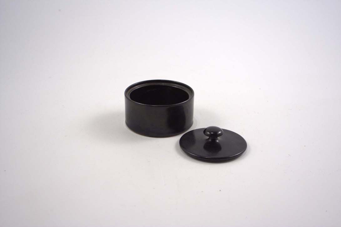 Foto Black Ceramic Sugar Bowl, Plain Cylindric Shape, Flat Lid with Knob, 1968