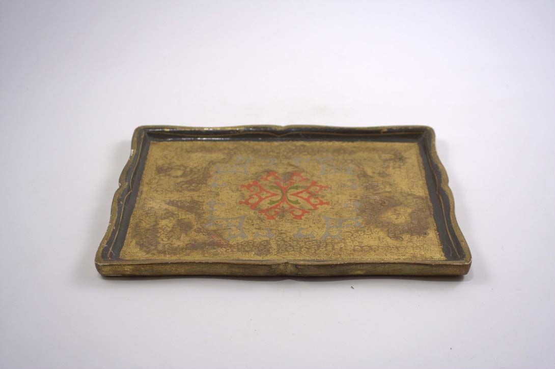 Foto Venetian Gilded Tray, Elegant Restraint Embellishing, 1934