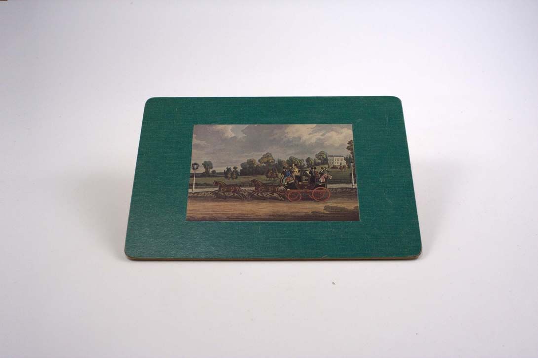 Foto Forrest Green Tray, Riding a Horse-Drawn Carriage on a Sunny Day-Decor