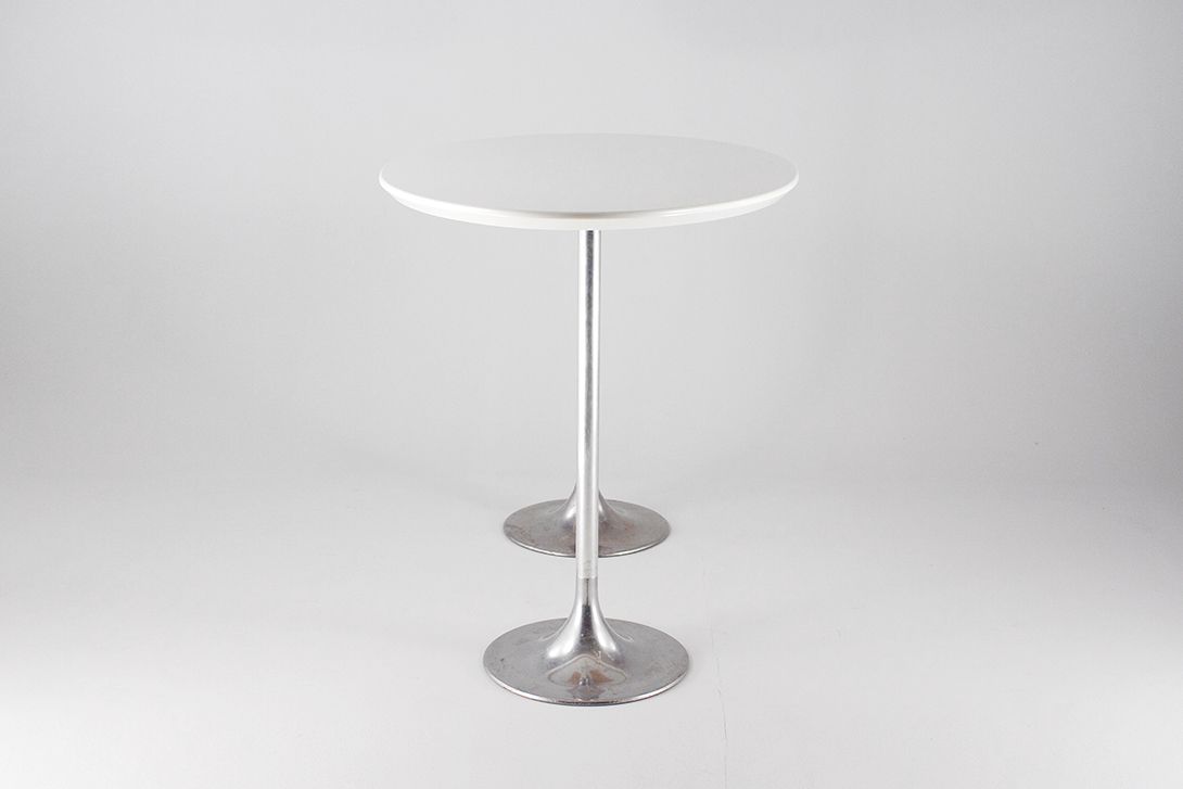 Foto High Table with Trumpet Double Base and White Ellipse B h110x175x100