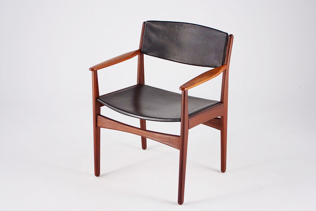 Foto Danish Teak Armchair Black Leather 1960