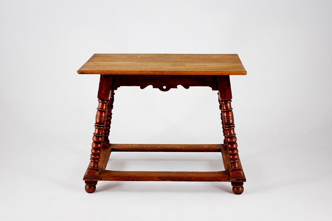 Foto Rustic Wooden Table with Matching Chairs h78x100x85