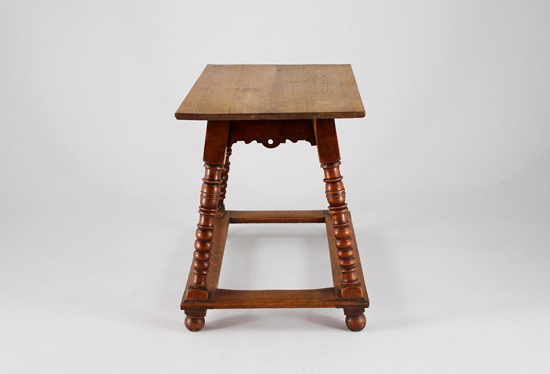 Foto Rustic Wooden Table with Matching Chairs h78x100x85