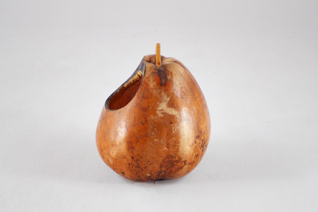 Foto Pumpkin Shaped Wooden Basket, Braided Handle