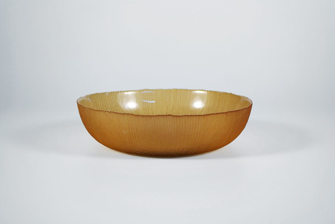 Foto Pressed Glass Bowl, Plain Shape, Golden Brown