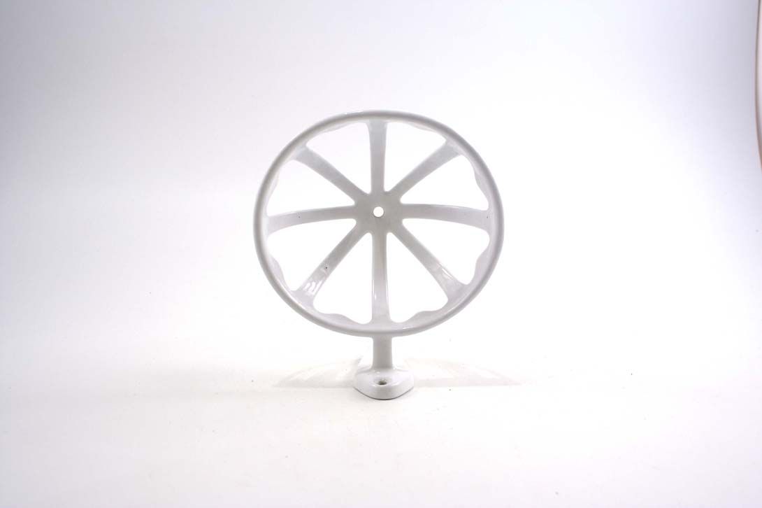 Foto Hanging Soap Dish, Reverse Umbrella Design, White Porcelain II