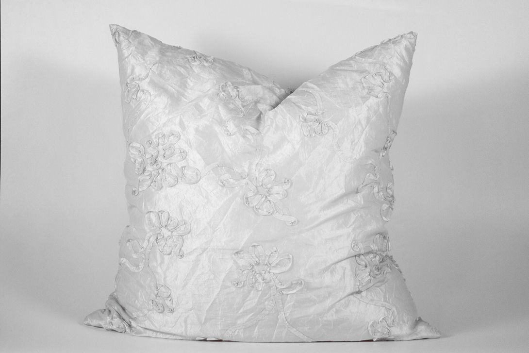 Foto SATIN PILLOW White/Silver 60×60