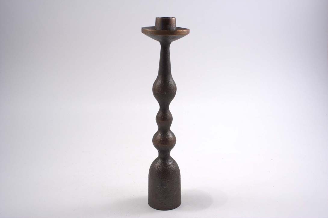 Foto Single Candle Holder, Dark Metal With Bulges