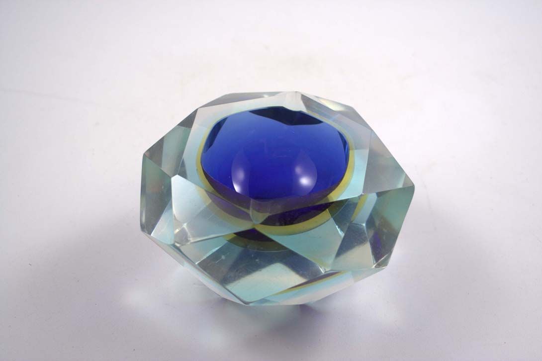 Foto Glass Ashtray, Diamind Cut, Transparent Blue