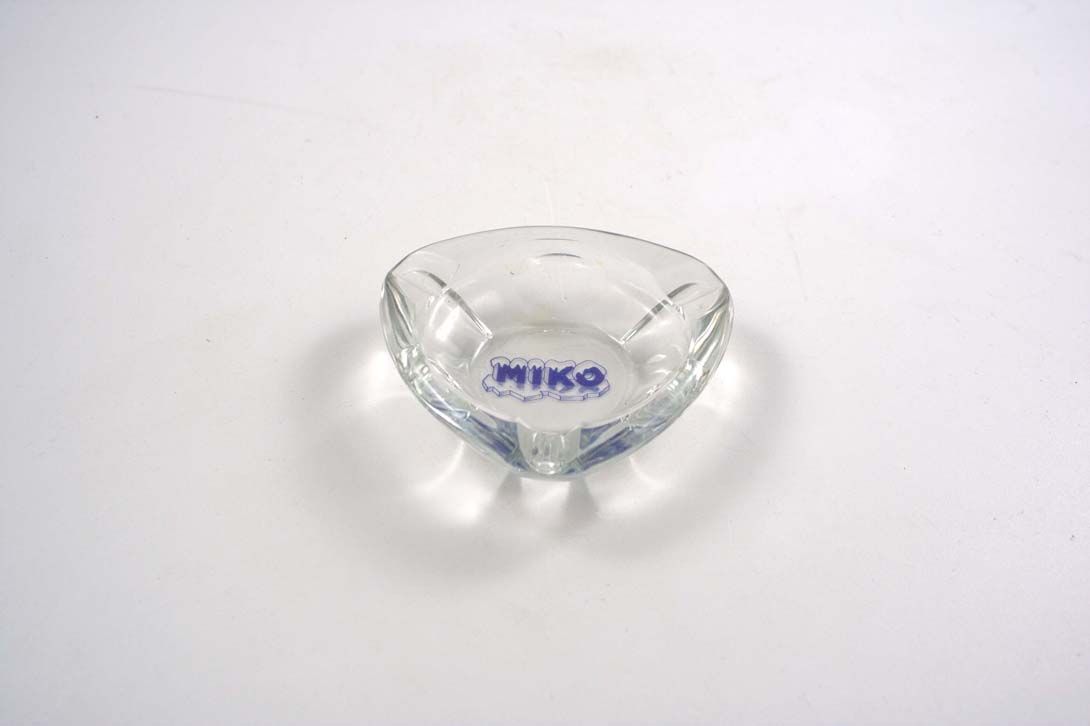 Foto Triangular Glass Ashtray, Miko
