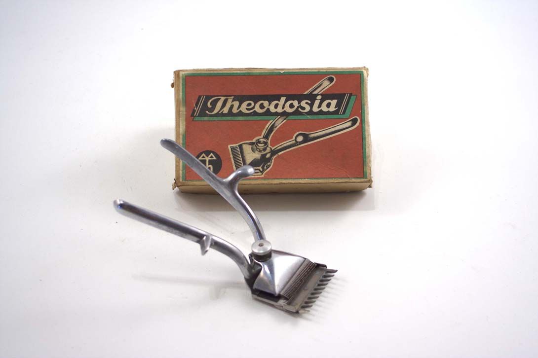 Foto Theodosia Mechanic Shaver, Silver Metallic