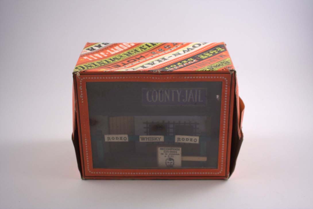 Foto House Model County Jail