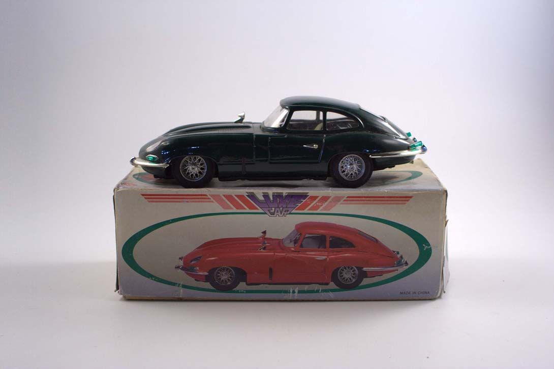 Foto Model Car, Dark Green Flash Luxe Car