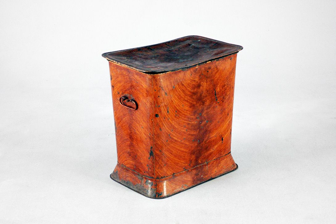 Foto Metal Waste Bin With Lid, Wooden Look