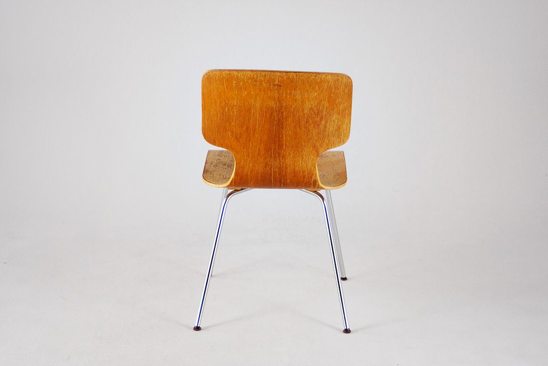 Foto Scandinavian Plywood Chair with great Wooden Structure 1958