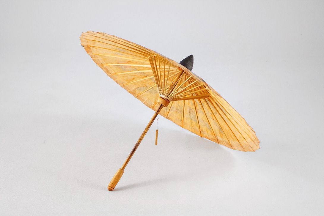 Foto Japanese Paper Parasol, Cranes and Japanese Cedar h90x60