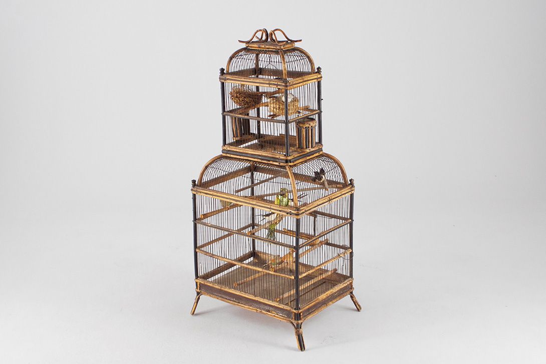 Foto Huge Victorian Bird Cage Wood and Wire 1880 h105
