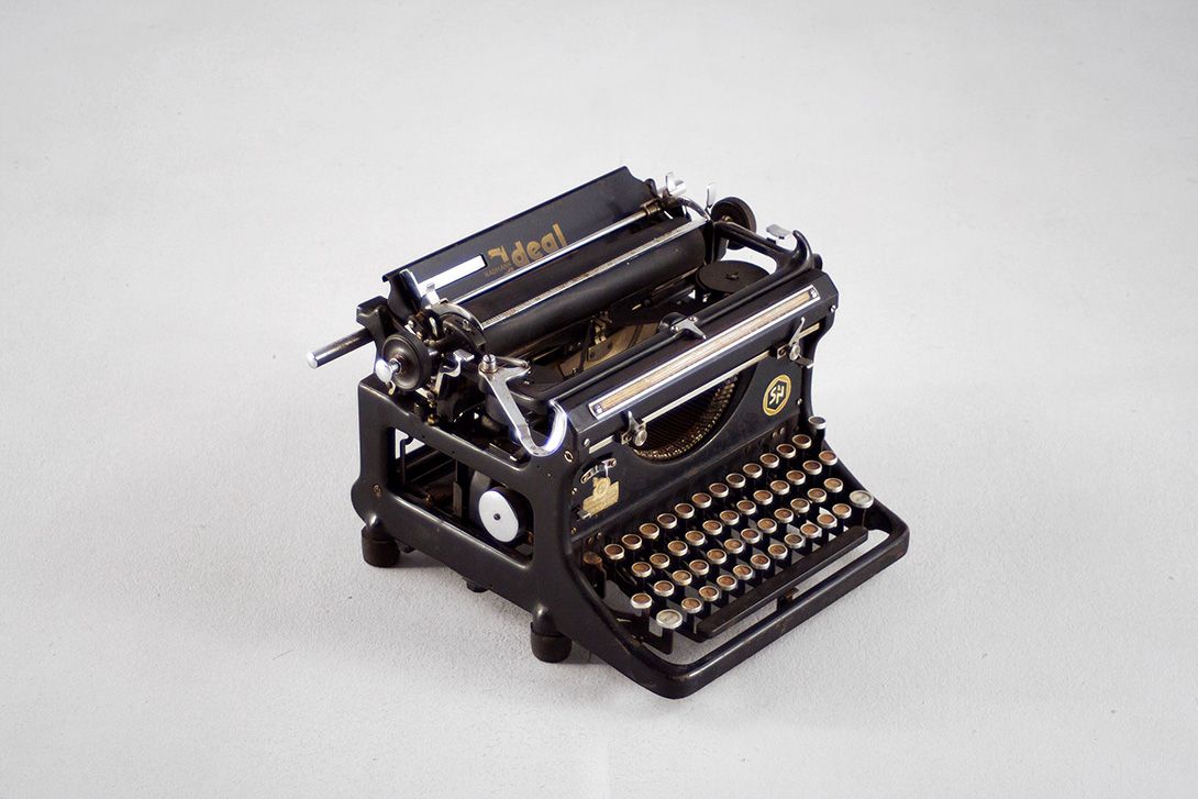 Foto Ideal Typewriter