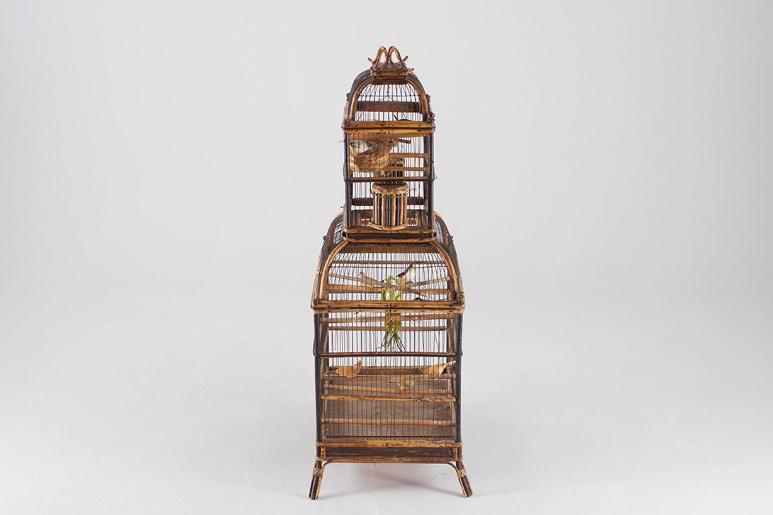 Foto Huge Victorian Bird Cage Wood and Wire 1880 h105