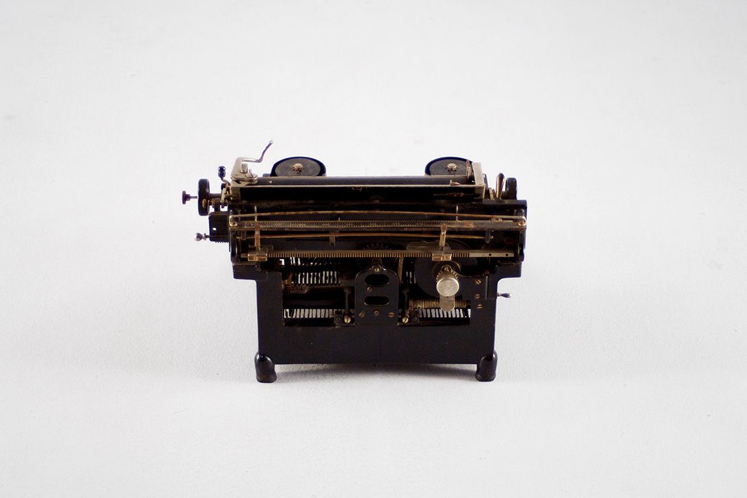 Foto Urania Typewriter