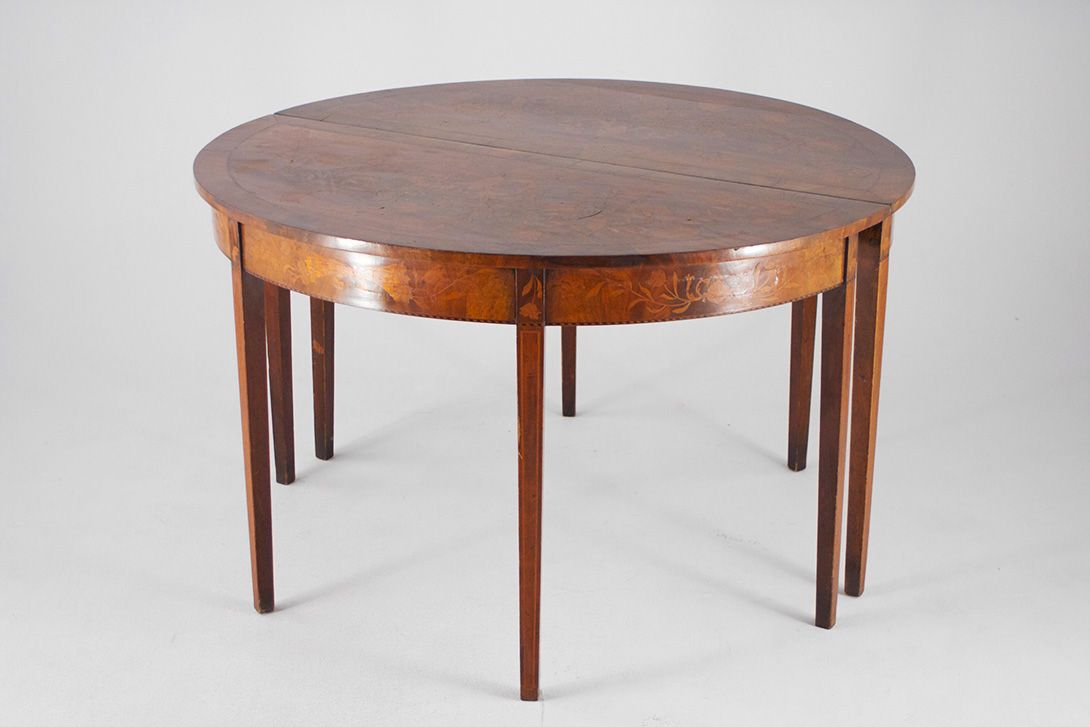Foto Classicism Wooden Inlayed Round Table / 2 half round Consoles h72x123