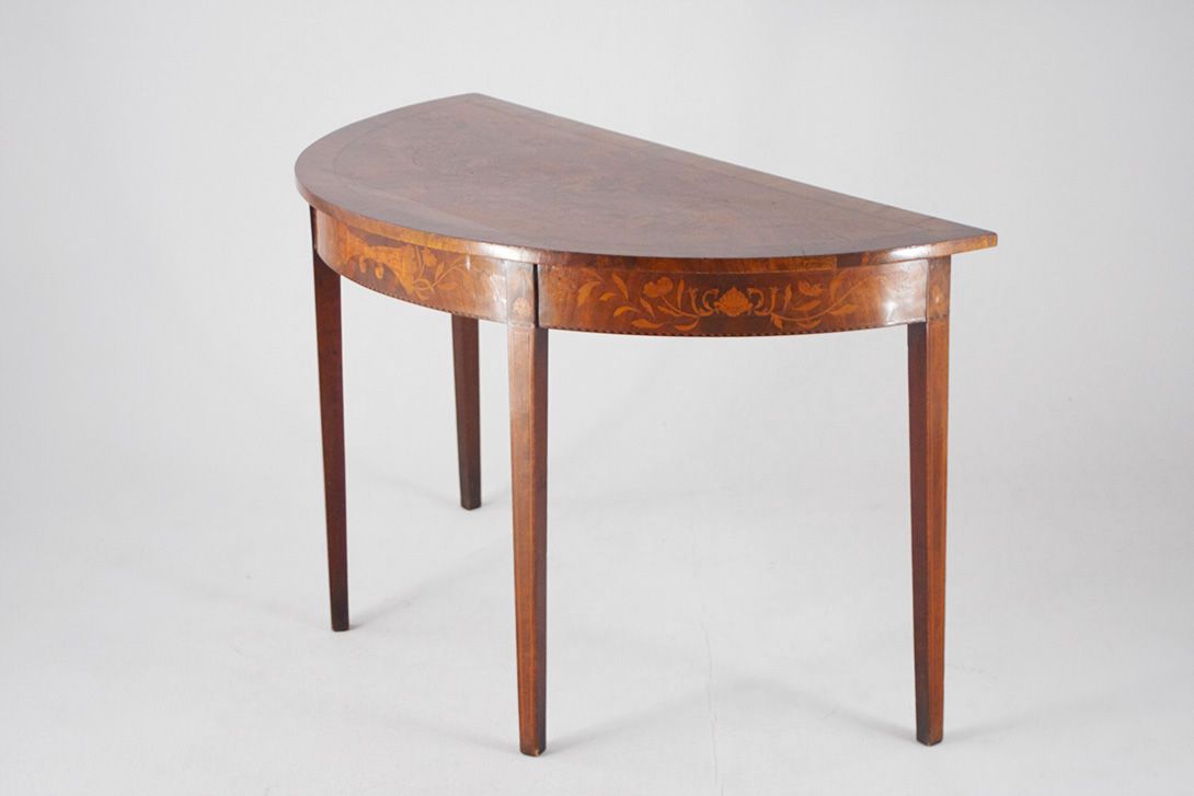 Foto Classicism Wooden Inlayed Round Table / 2 half round Consoles h72x123