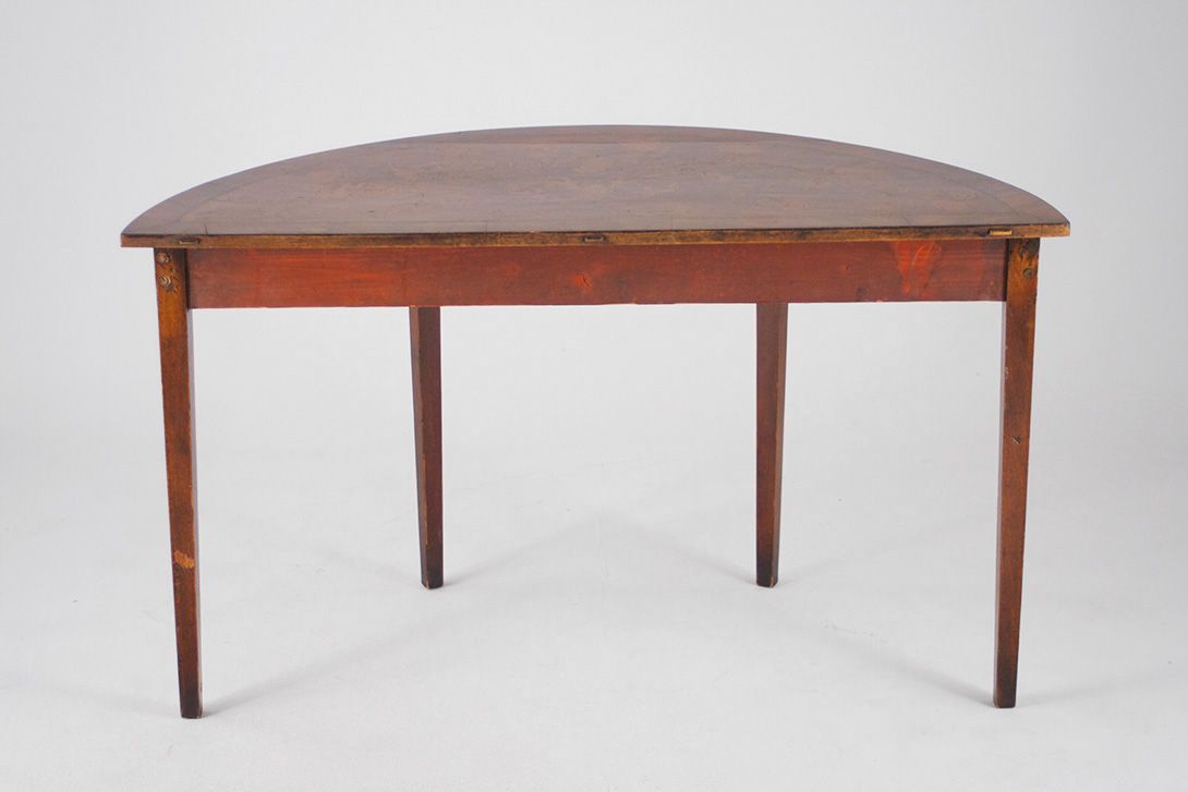Foto Classicism Wooden Inlayed Round Table / 2 half round Consoles h72x123
